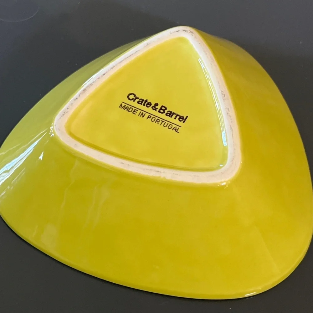 3 Crate & Barrel art deco bowl set lime green triangle shape snack dessert salad